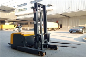 如何正確操作前移式叉車及注意事項？