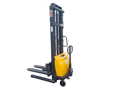 1噸半電動堆高車