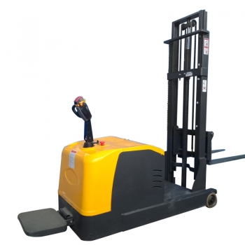 平衡重式全電動(dòng)堆高車CPD20S