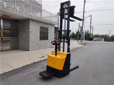 全自動電動堆高車