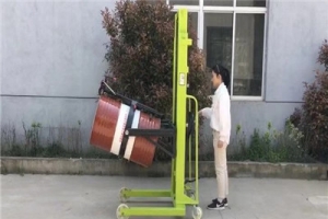 手動油桶搬運堆高車在使用中會出現哪些問題？如何快速解決？