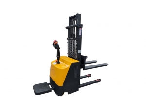 全電動叉車生產廠家：鋰電池VS 鉛酸電池