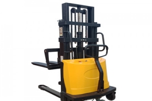 半電動堆高車廠家給出辦法怎樣維護和保養(yǎng)半電動堆高車？