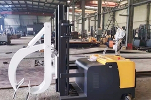 電動(dòng)液壓叉車應(yīng)該怎么清理?