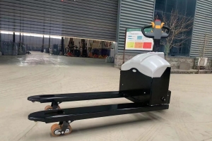 如何去除電動搬運車零件上的油污?