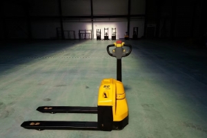 電動搬運車的轉向系統分為哪些類型?