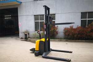 電動叉車串勵式直流電動機的機械特性