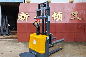 電動堆高車也需要辦證上崗？別等被查到了才后悔！