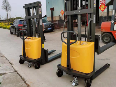 電動堆高車性價比高