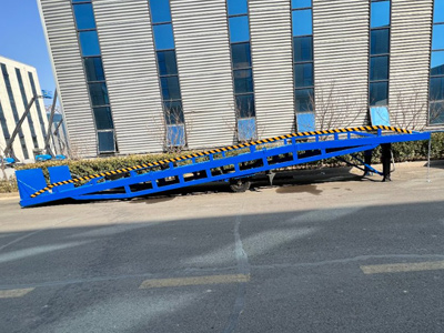 無固定裝卸點？移動式液壓登車橋6噸解決該問題