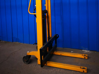 江蘇省堆高車廠家直供