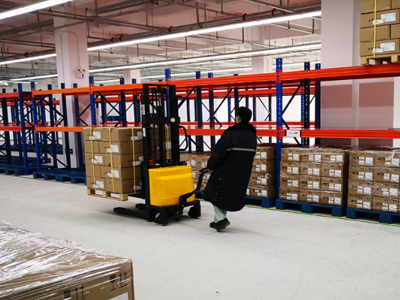 江蘇電動堆高車產品