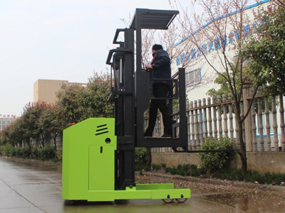 新牛盾人上行三向堆垛車3大優(yōu)勢詳解