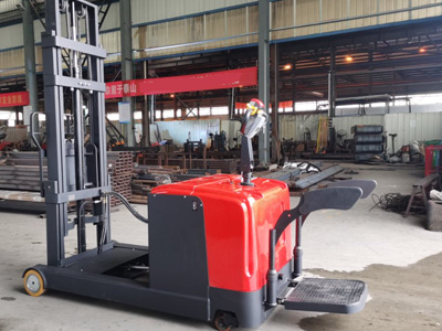 工業(yè)搬運(yùn)車輛介紹 平衡重堆高車甄選