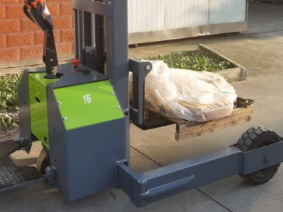 戶外作業電動堆高車怎么選？越野款舍它其誰