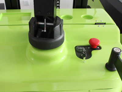 電動堆高車細節