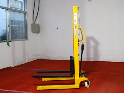 新牛盾堆高車產品