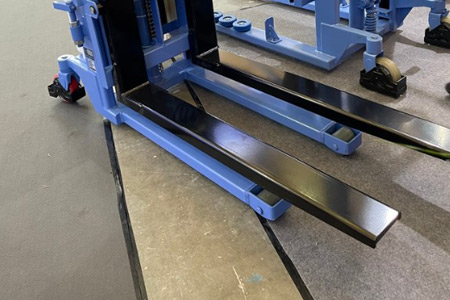 新牛盾物料搬運設備